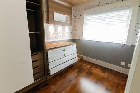 Apartamento à venda com 184m², 4 quartos e 3 vagasQuarto 2