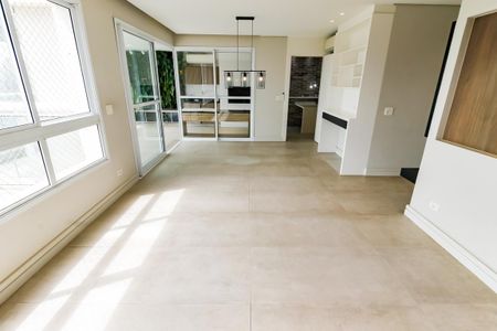 Sala de apartamento à venda com 4 quartos, 184m² em Vila Suzana, São Paulo