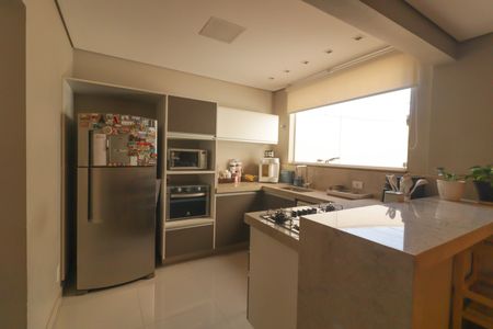 Casa à venda com 165m², 3 quartos e 2 vagasCozinha e Área de Serviço