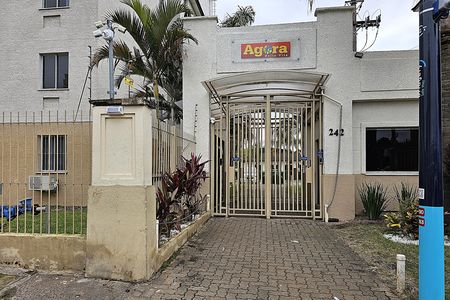 Apartamento para alugar com 50m², 2 quartos e 1 vaga Apartamento para alugar com 50m², 2 quartos e 1 vagaFachada