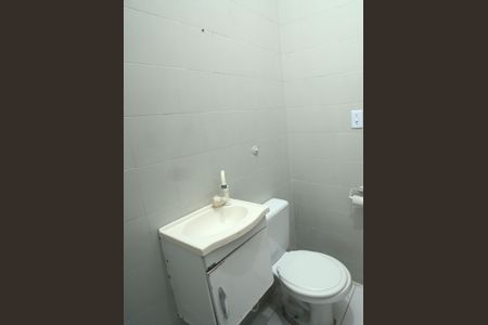 Banheiro de apartamento para alugar com 1 quarto, 48m² em Penha Circular, Rio de Janeiro