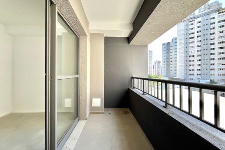 Studio à venda com 29m², 1 quarto e sem vaga Studio à venda com 29m², 1 quarto e sem vagaVaranda