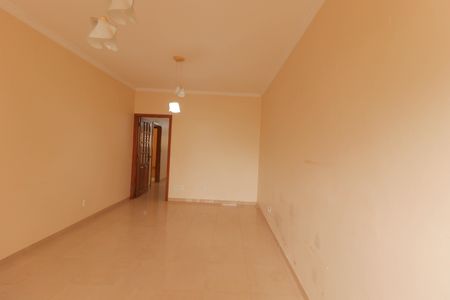 Casa à venda com 195m², 3 quartos e 2 vagas