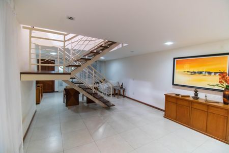 Casa à venda com 160m², 3 quartos e 2 vagasSala