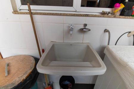 Casa à venda com 160m², 3 quartos e 2 vagasÁrea de Serviço