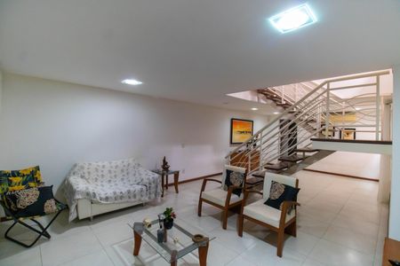 Casa à venda com 160m², 3 quartos e 2 vagasSala