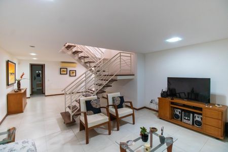 Sala de casa à venda com 3 quartos, 160m² em Itaipu, Niterói