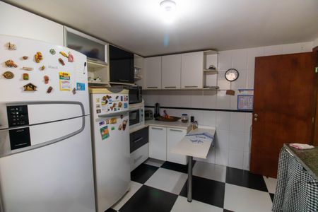 Casa à venda com 160m², 3 quartos e 2 vagasCozinha