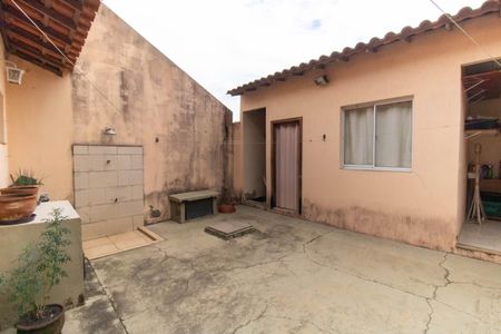Casa à venda com 160m², 3 quartos e 2 vagasÁrea externa