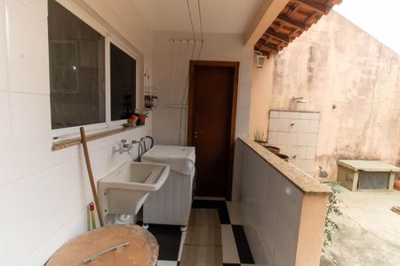 Casa à venda com 160m², 3 quartos e 2 vagasÁrea de Serviço