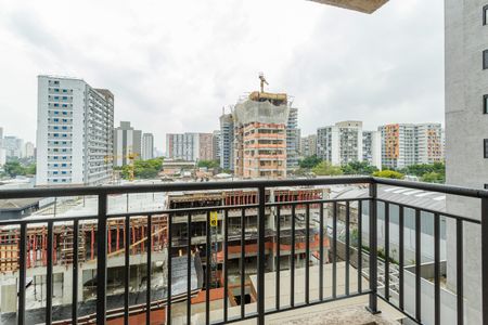 Apartamento à venda com 27m², 1 quarto e sem vaga Apartamento à venda com 27m², 1 quarto e sem vagaVaranda