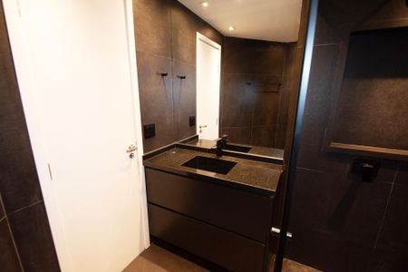 Apartamento à venda com 120m², 3 quartos e 2 vagas Apartamento à venda com 120m², 3 quartos e 2 vagasbanheiro corredor