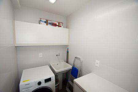 Apartamento à venda com 120m², 3 quartos e 2 vagas Apartamento à venda com 120m², 3 quartos e 2 vagaslavanderia