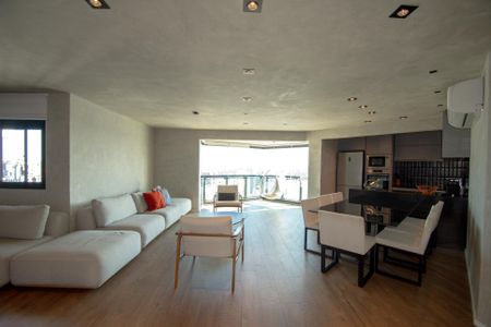 Apartamento à venda com 120m², 3 quartos e 2 vagas Apartamento à venda com 120m², 3 quartos e 2 vagasSala de estar