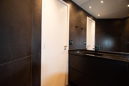 Apartamento à venda com 120m², 3 quartos e 2 vagas Apartamento à venda com 120m², 3 quartos e 2 vagasbanheiro corredor