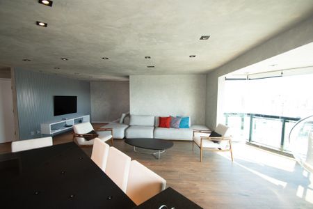 Apartamento à venda com 120m², 3 quartos e 2 vagas Apartamento à venda com 120m², 3 quartos e 2 vagasSala de estar