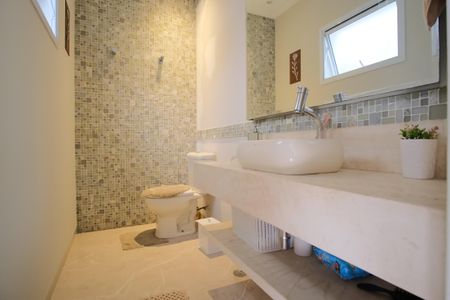 Casa à venda com 320m², 4 quartos e 7 vagasLavabo