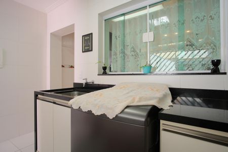 Casa à venda com 320m², 4 quartos e 7 vagasÁrea de Serviço