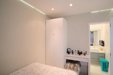 Casa à venda com 320m², 4 quartos e 7 vagasSuíte 2