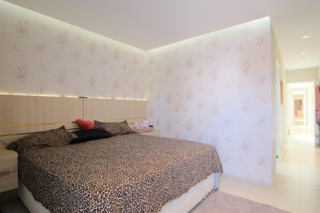 Casa à venda com 320m², 4 quartos e 7 vagasSuíte 1