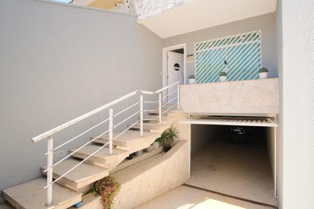 Casa à venda com 320m², 4 quartos e 7 vagasEntrada