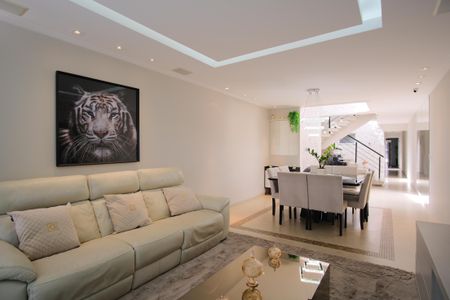 Sala de casa à venda com 4 quartos, 320m² em Vila Gomes Cardim, São Paulo