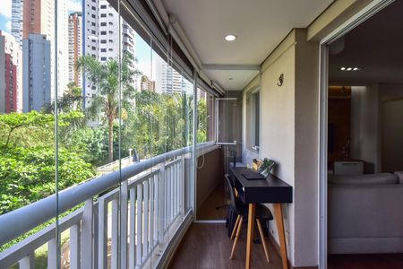 Apartamento à venda com 96m², 2 quartos e 2 vagasVaranda