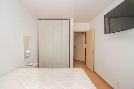 Quarto de apartamento à venda com 1 quarto, 56m² em Passo D’areia, Porto Alegre