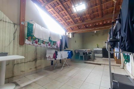 Casa à venda com 120m², 3 quartos e 2 vagasQuintal