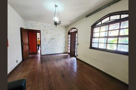 Sala de casa para alugar com 3 quartos, 360m² em Alto Caiçaras, Belo Horizonte