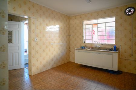 Casa à venda com 136m², 3 quartos e 3 vagasCozinha 