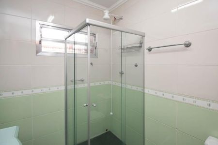 Casa à venda com 170m², 3 quartos e 2 vagasBanheiro  2