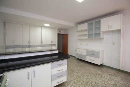 Casa à venda com 170m², 3 quartos e 2 vagasCozinha 