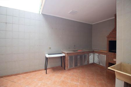 Casa à venda com 170m², 3 quartos e 2 vagasÁrea de Serviço / Quintal