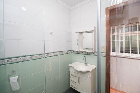 Casa à venda com 170m², 3 quartos e 2 vagasBanheiro 3