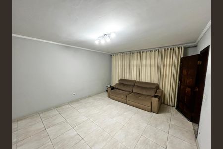 Casa para alugar com 175m², 3 quartos e 2 vagasSala