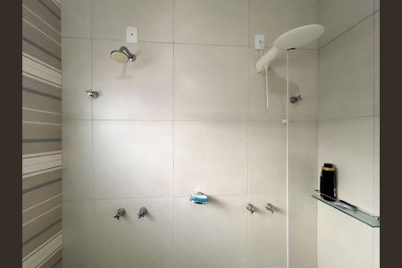 Casa de condomínio para alugar com 345m², 5 quartos e 5 vagas Casa de condomínio para alugar com 345m², 5 quartos e 5 vagasBanheiro da Suíte 1