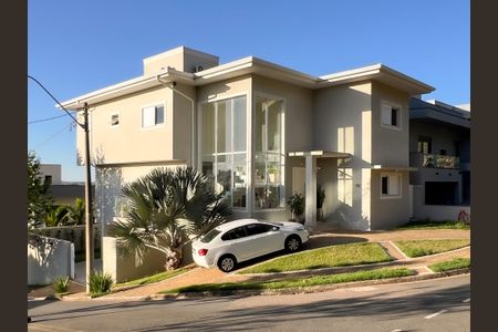 Casa de condomínio para alugar com 345m², 5 quartos e 5 vagas Casa de condomínio para alugar com 345m², 5 quartos e 5 vagasÁrea Externa