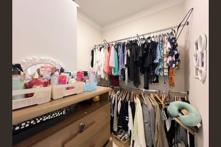 Casa de condomínio para alugar com 345m², 5 quartos e 5 vagas Casa de condomínio para alugar com 345m², 5 quartos e 5 vagasCloset da Suíte 4