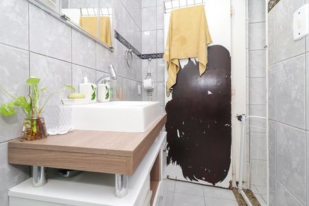 Casa à venda com 184m², 3 quartos e 3 vagasBanheiro 2