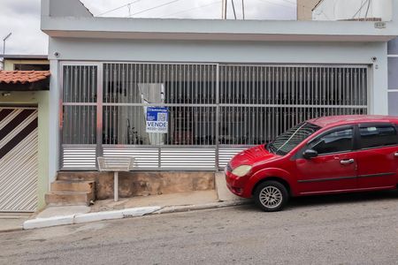 Casa à venda com 184m², 3 quartos e 3 vagasFachada