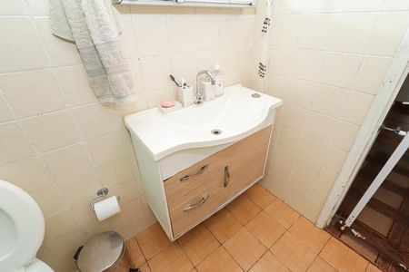 Casa à venda com 184m², 3 quartos e 3 vagasBanheiro 1