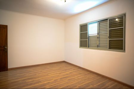 Casa para alugar com 152m², 3 quartos e 2 vagasSuite