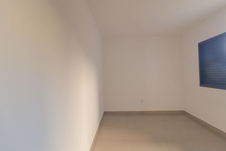 Casa à venda com 100m², 3 quartos e 2 vagas Casa à venda com 100m², 3 quartos e 2 vagasSuíte