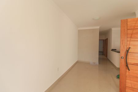 Casa à venda com 100m², 3 quartos e 2 vagas Casa à venda com 100m², 3 quartos e 2 vagasSala