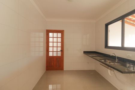 Casa à venda com 100m², 3 quartos e 2 vagas Casa à venda com 100m², 3 quartos e 2 vagasCozinha e Área de Serviço