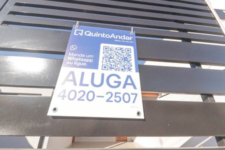 Casa à venda com 100m², 3 quartos e 2 vagas Casa à venda com 100m², 3 quartos e 2 vagasPlaca
