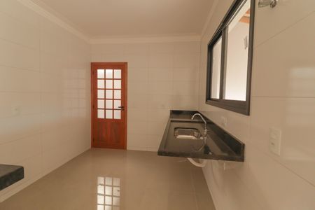 Casa à venda com 100m², 3 quartos e 2 vagas Casa à venda com 100m², 3 quartos e 2 vagasCozinha e Área de Serviço