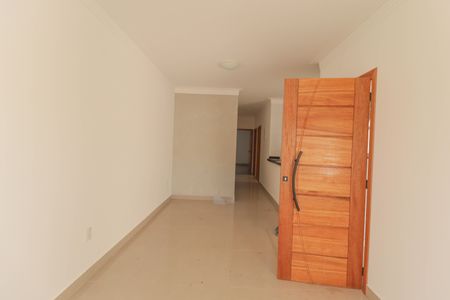 Casa à venda com 100m², 3 quartos e 2 vagas Casa à venda com 100m², 3 quartos e 2 vagasSala