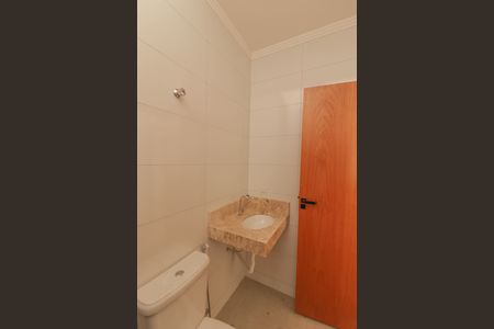 Casa à venda com 100m², 3 quartos e 2 vagas Casa à venda com 100m², 3 quartos e 2 vagasBanheiro